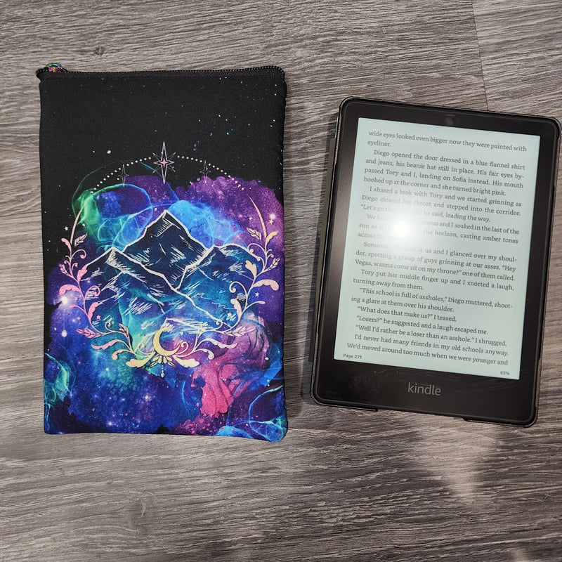 Kindle Plush Booksleeve - Dreaming of Velaris - SJM Oficially Licensed